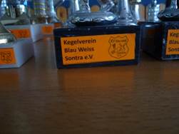 Ein Bild, das Text, Im Haus, Flasche, Boden enthlt.

Automatisch generierte Beschreibung